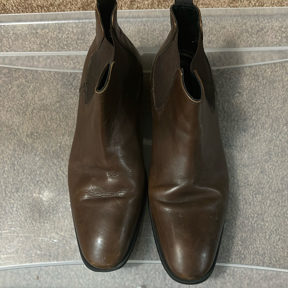 Men’s brown boots